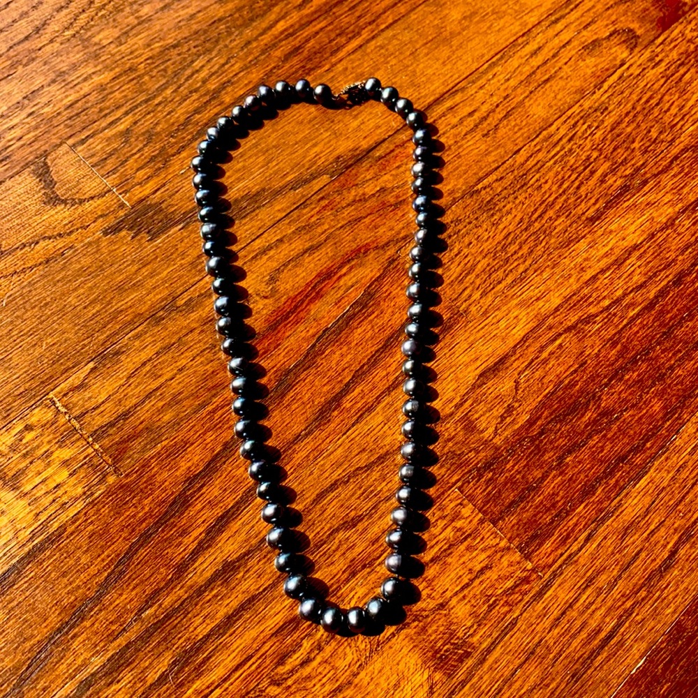 Beautiful dark pearl necklace